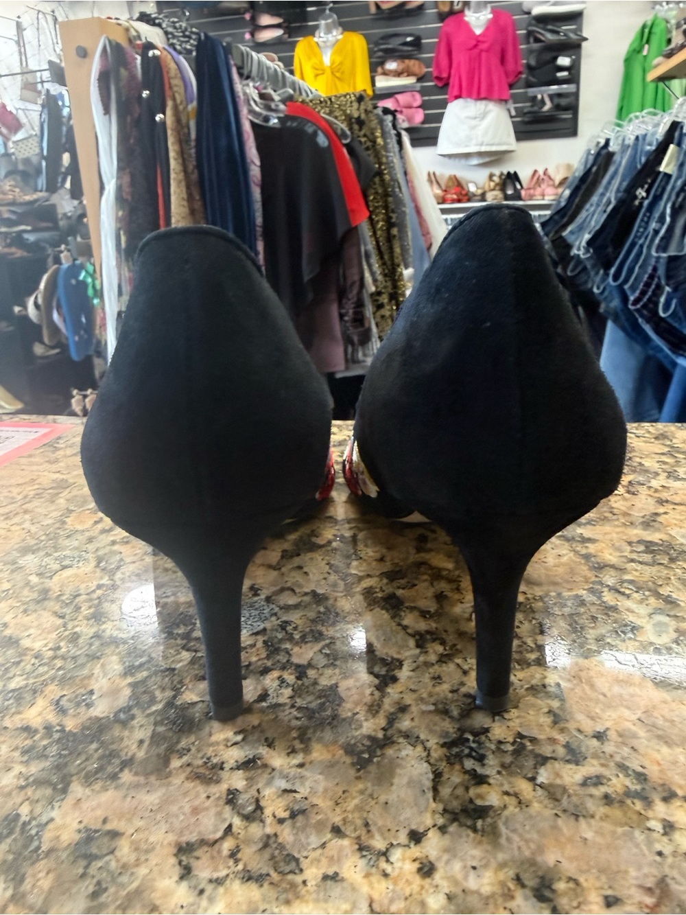 Ann Taylor Floral Embroidered Suede Pointed Toe Heels Pumps Black Size 9 - Picture 7 of 7